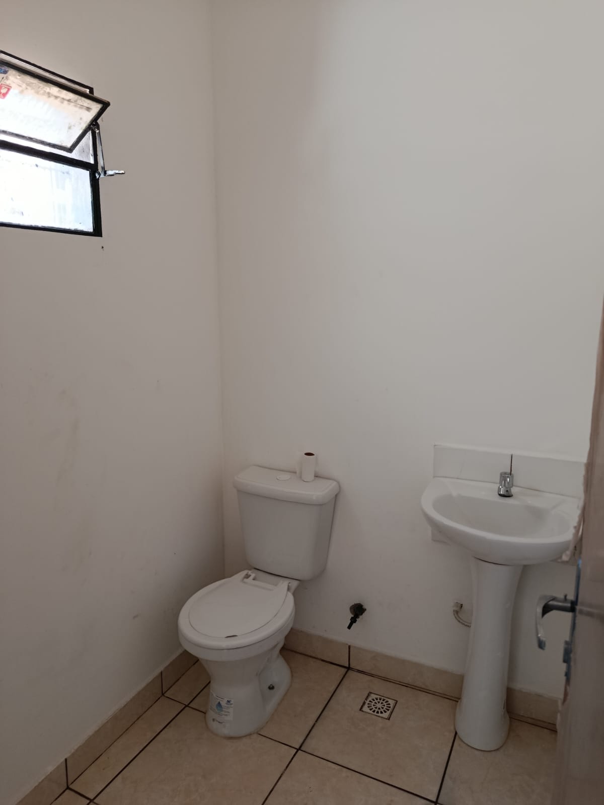 Sala 4 - banheiro.jpeg